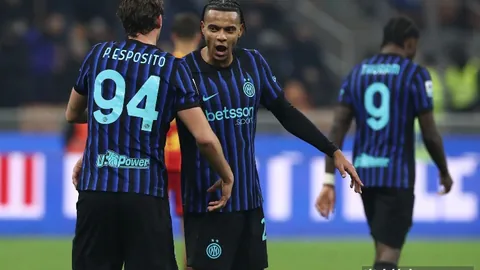 郭嘉璇受伤瞬间：比赛中头部撞击球铲瞬间曝光